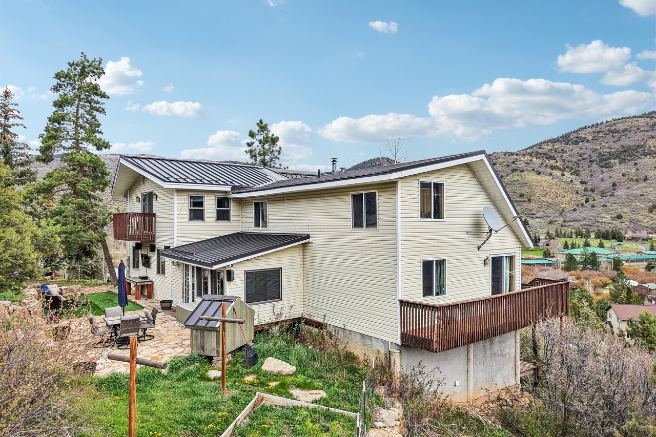 1538 Country Cir