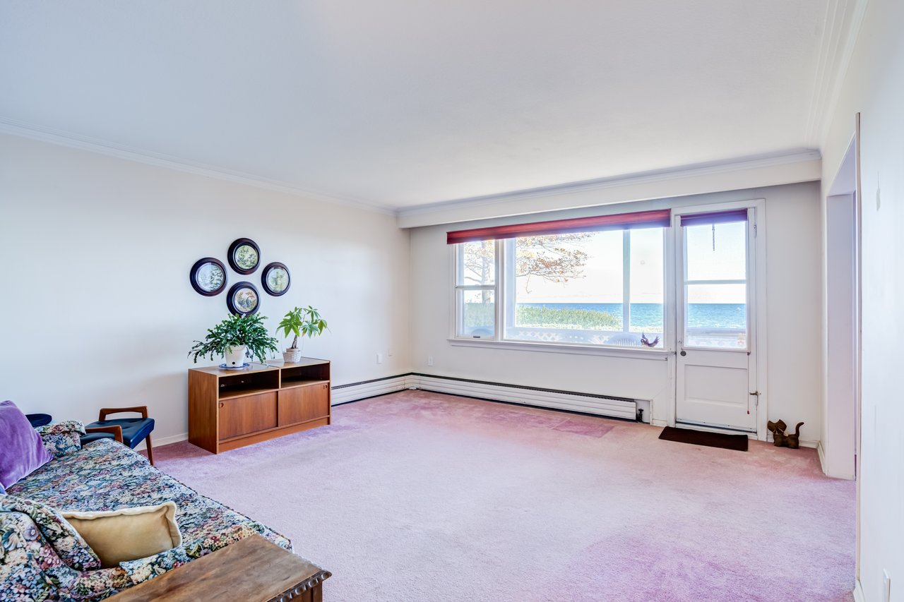 407 Lake Promenade