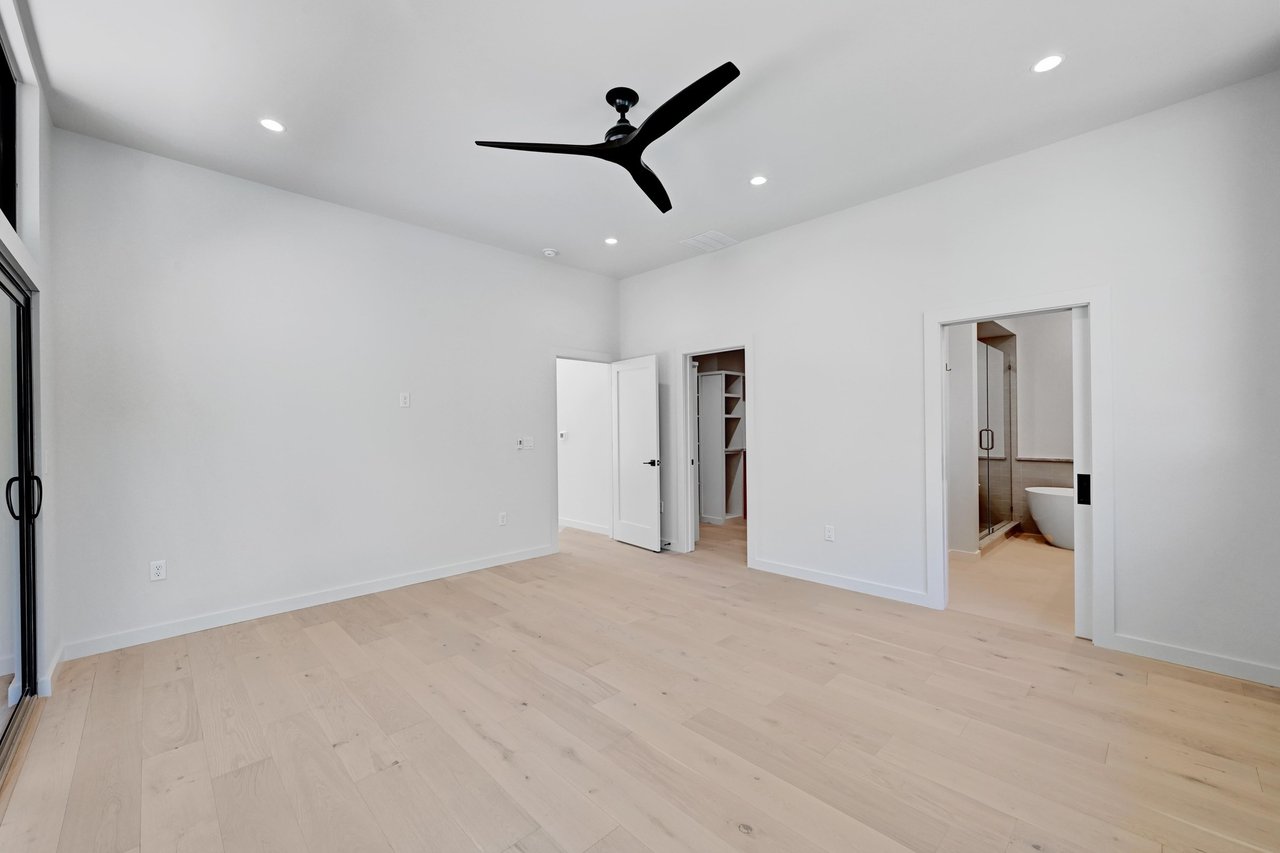 2001 Circle Haven