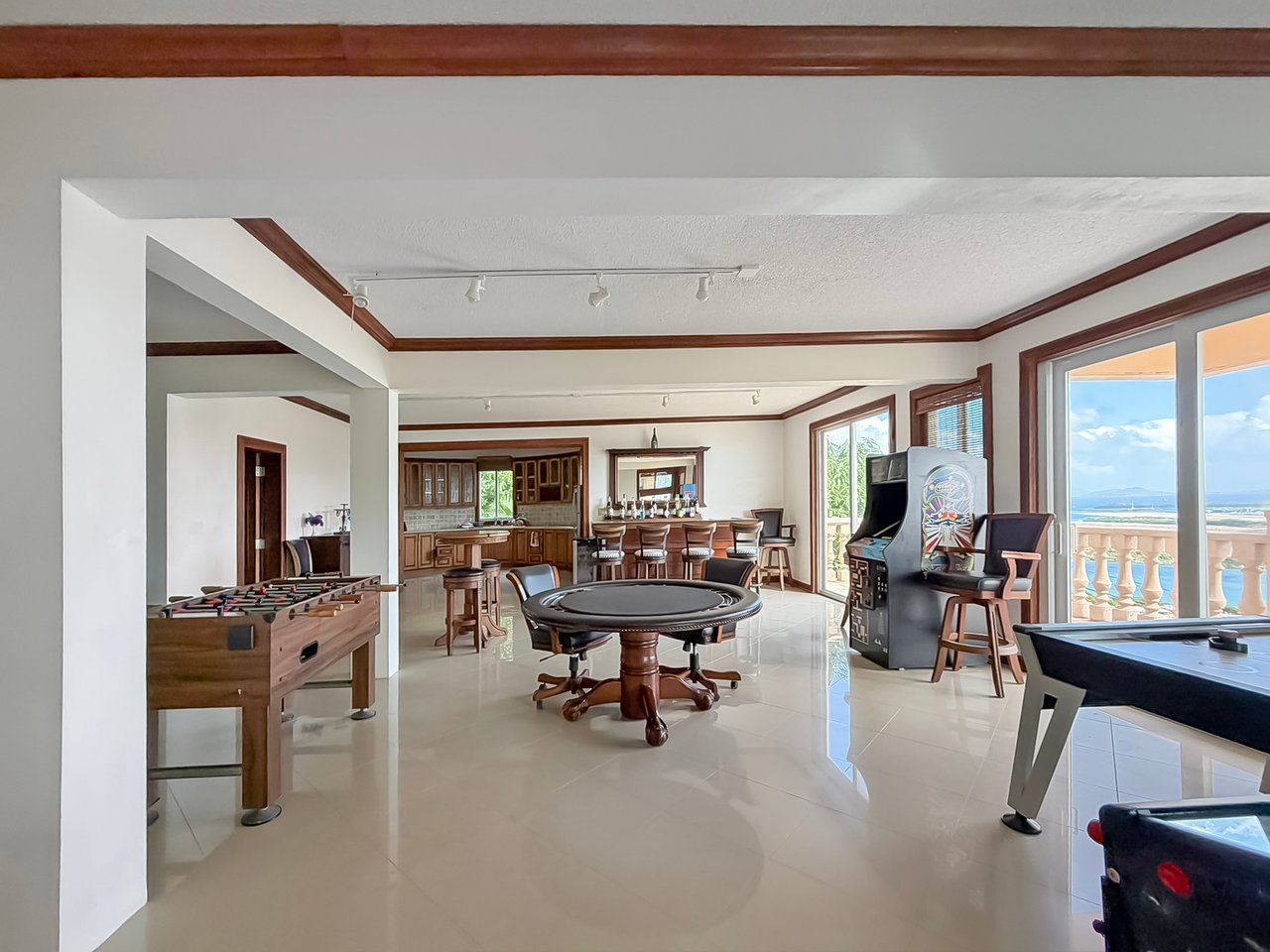 565 Parham Town 7 Bedroom Villa