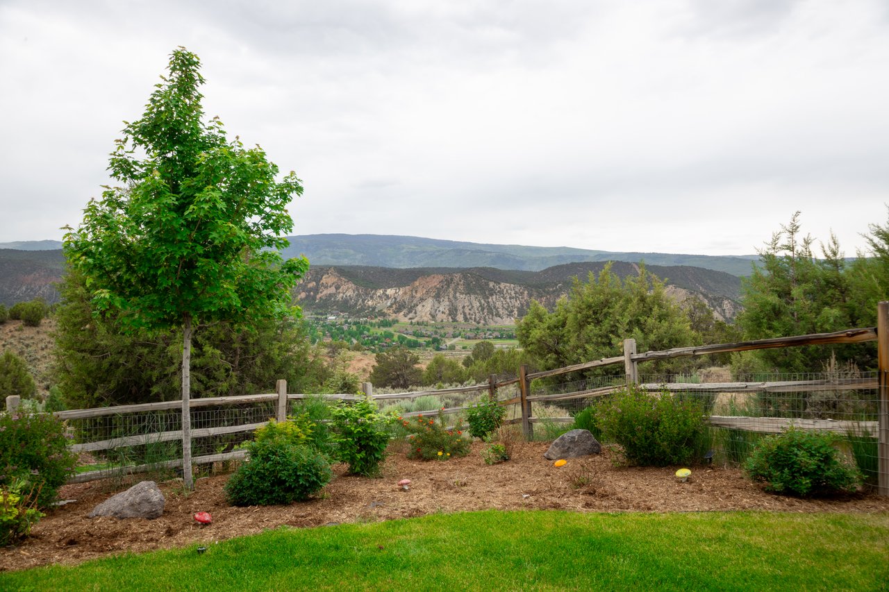 Pristine and Bright Four-Season Colorado Home