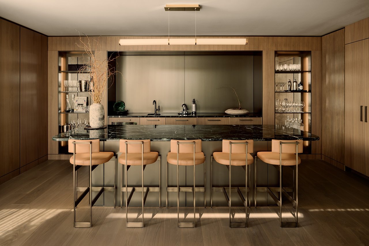 9900 S Santa Monica Blvd Unit: 2D