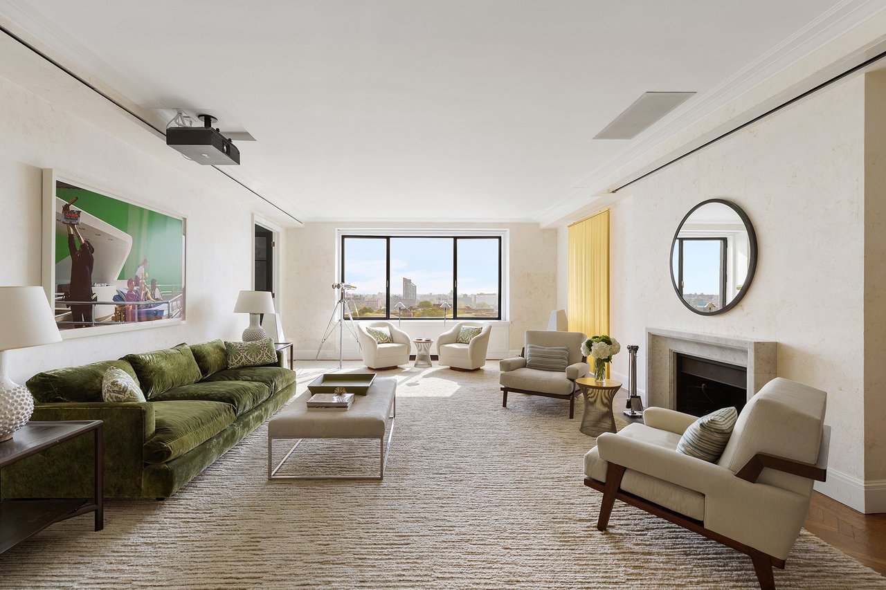 10 Gracie Square, Unit 8D Upper East Side, NY 10028