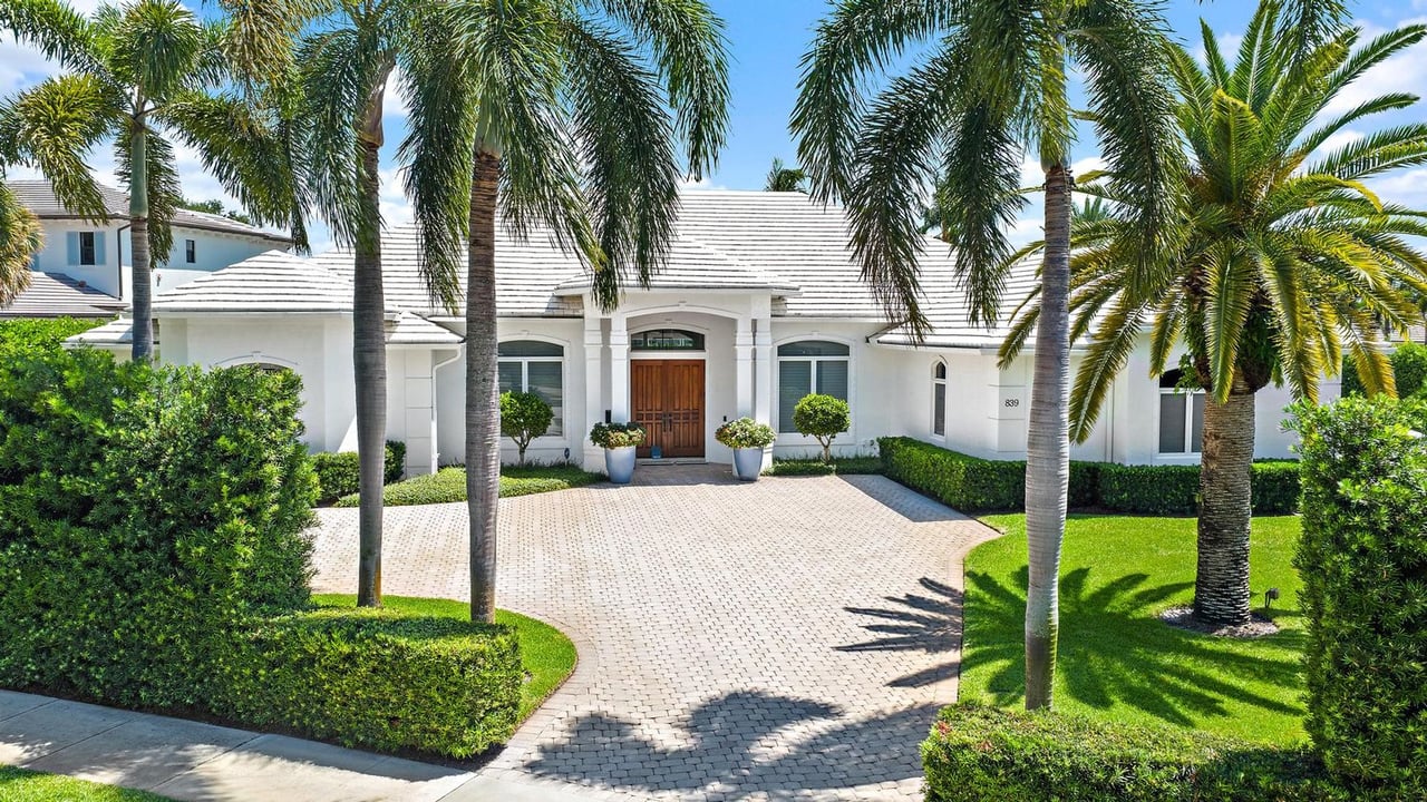 839 Country Club Dr