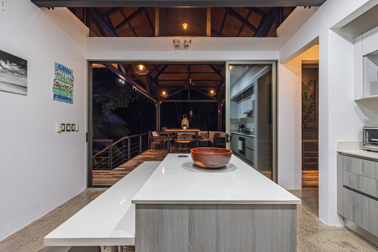   3 bedrooms, 2.5 bathrooms Villa Steps from Uvita, beautiful Beaches, Waterfalls, Restaurants and Tourist Attractions.