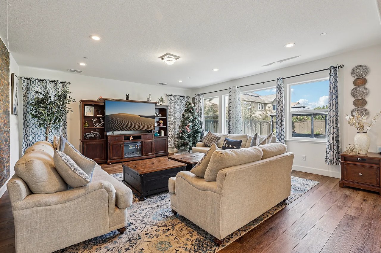 2371 Rio Grande Dr