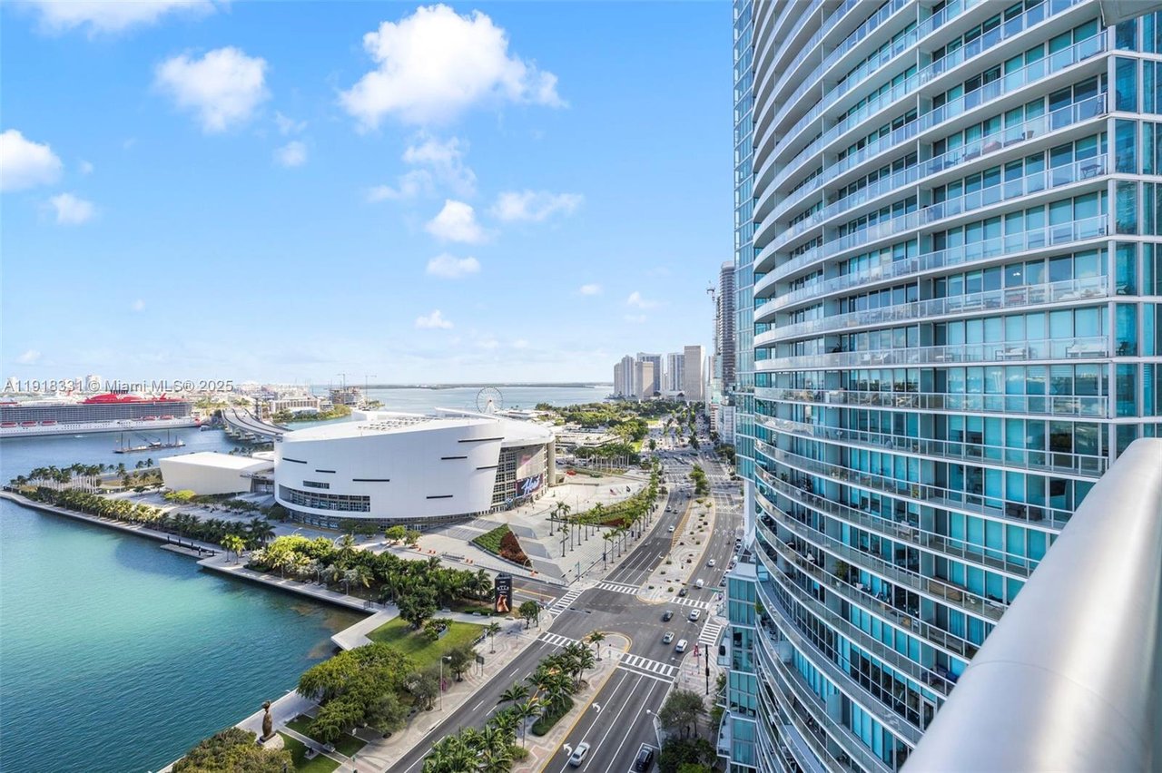 900 Biscayne Bay Condo, Unit 2401