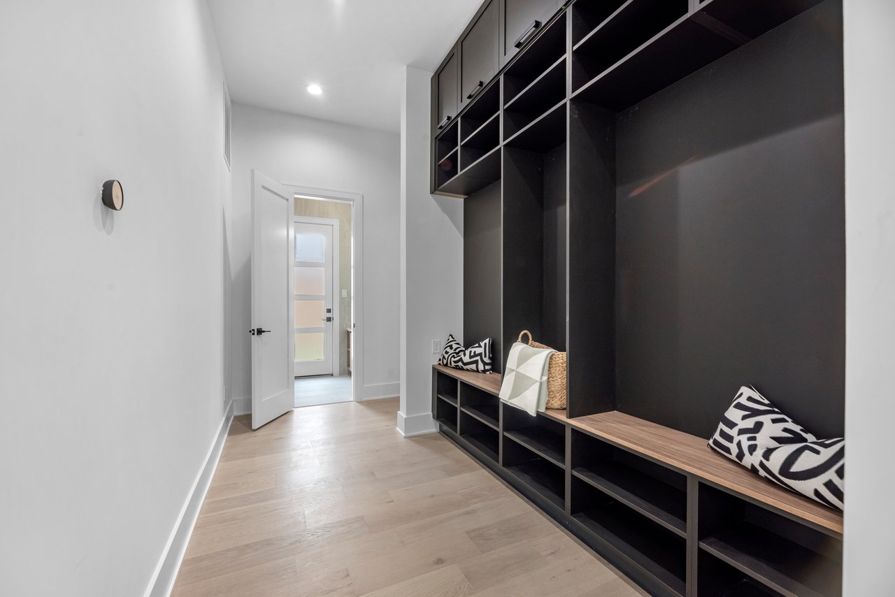 963 West 41st Street