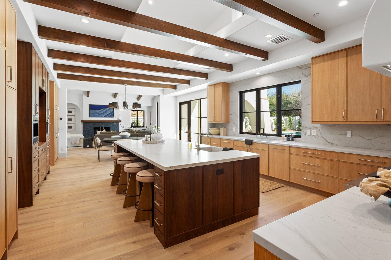 4605 E ROCKRIDGE Road