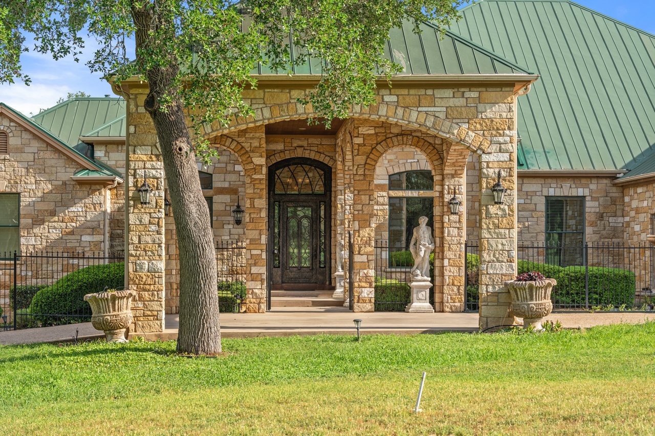 32 Acre Estate