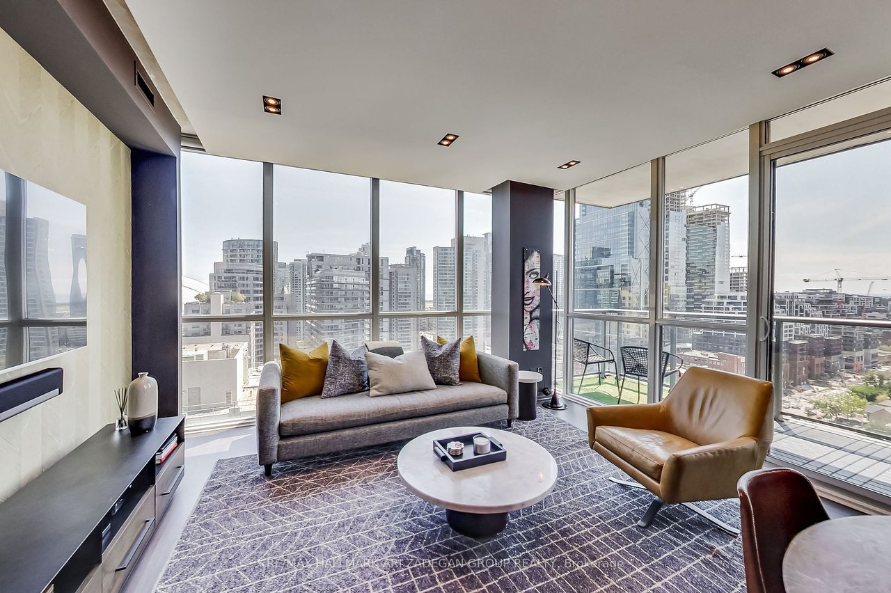 88 Blue Jays Way #1908