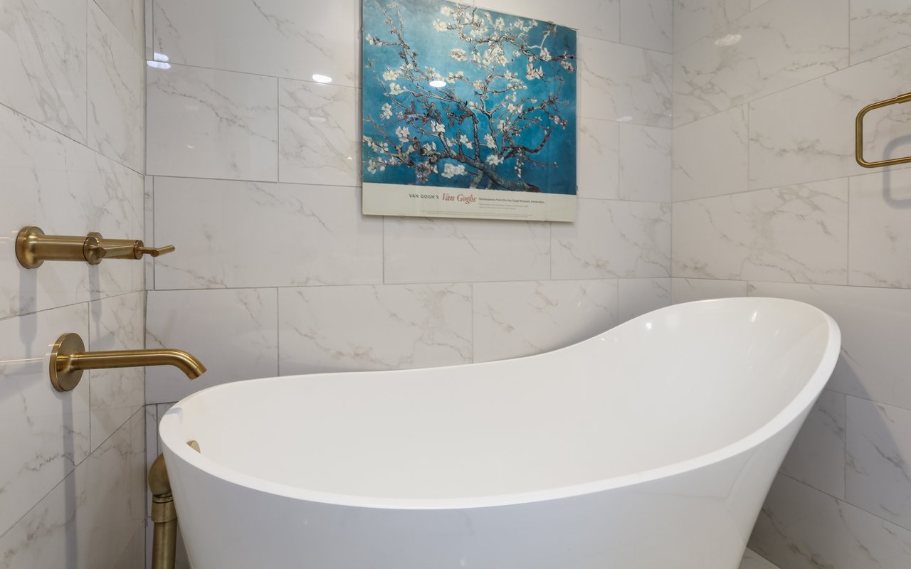 460 S Marion Parkway, 2000