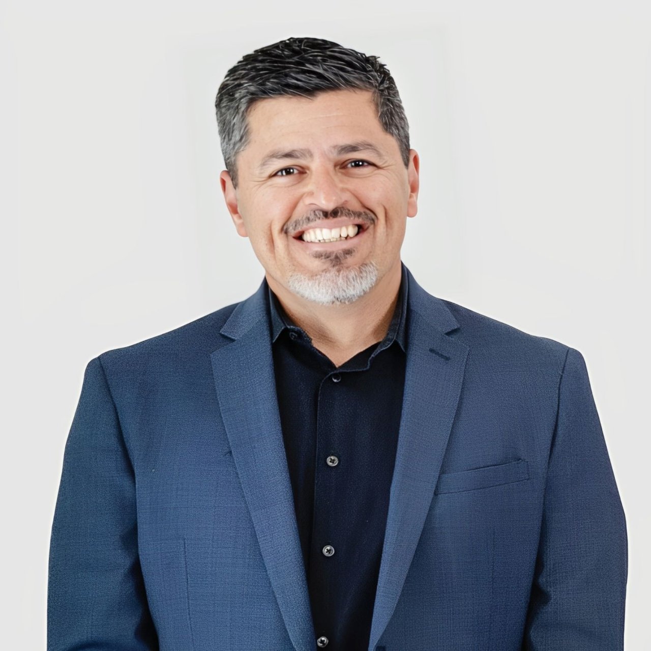 Camilo Perez Redwood City, CA Real Estate Agent Headshot