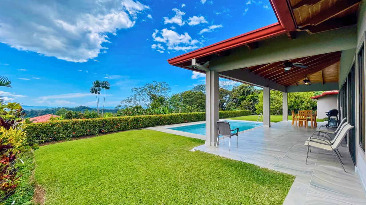 Casa Jean, Window of the Soul 