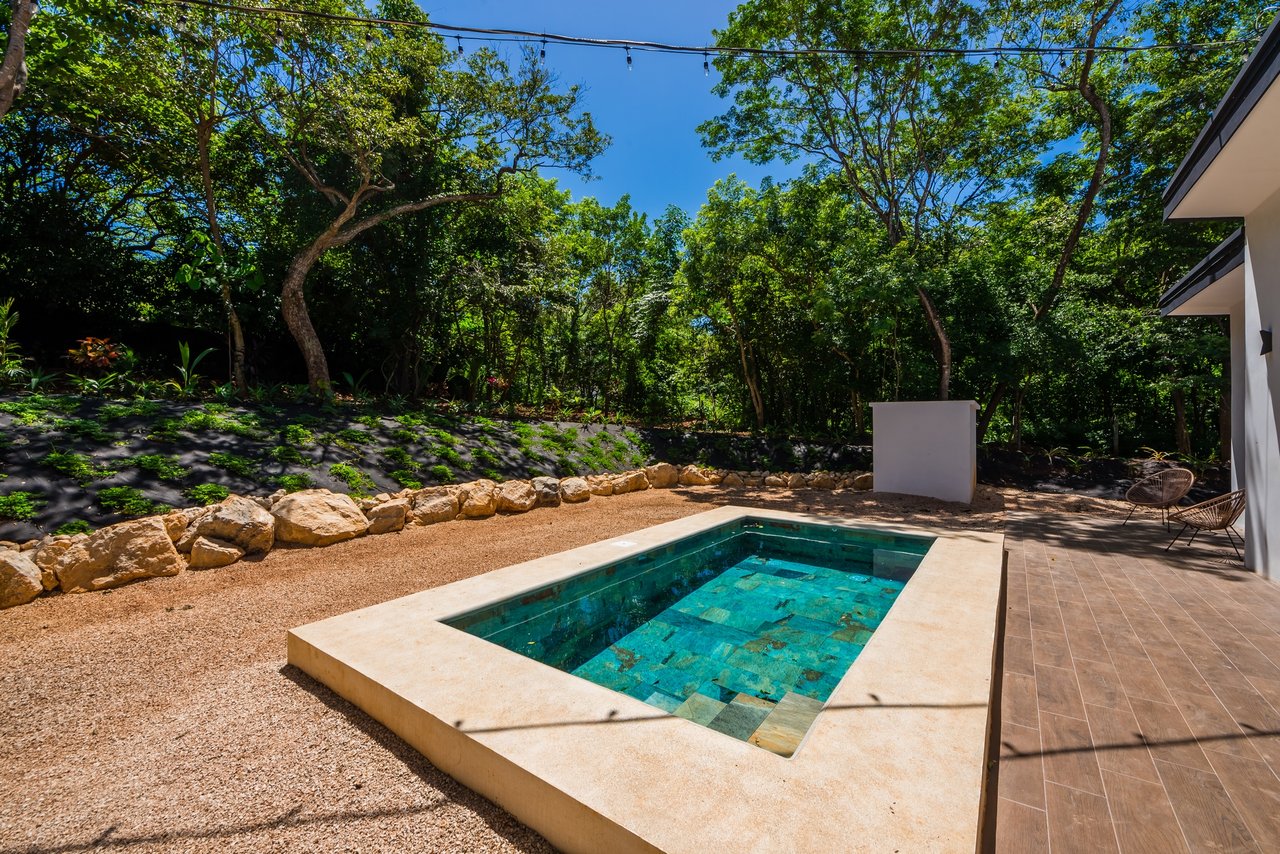 V-Caro Ju | Furnished Villa with Pool, Guest Cottage, and 4,603 m² Expansion Lot Just 15 Minutes from Tamarindo