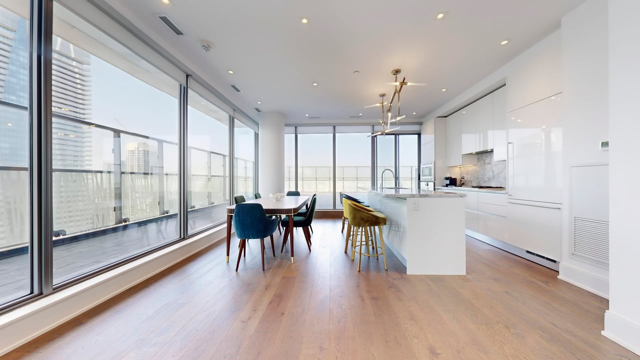 50 Charles St E Suite 5502