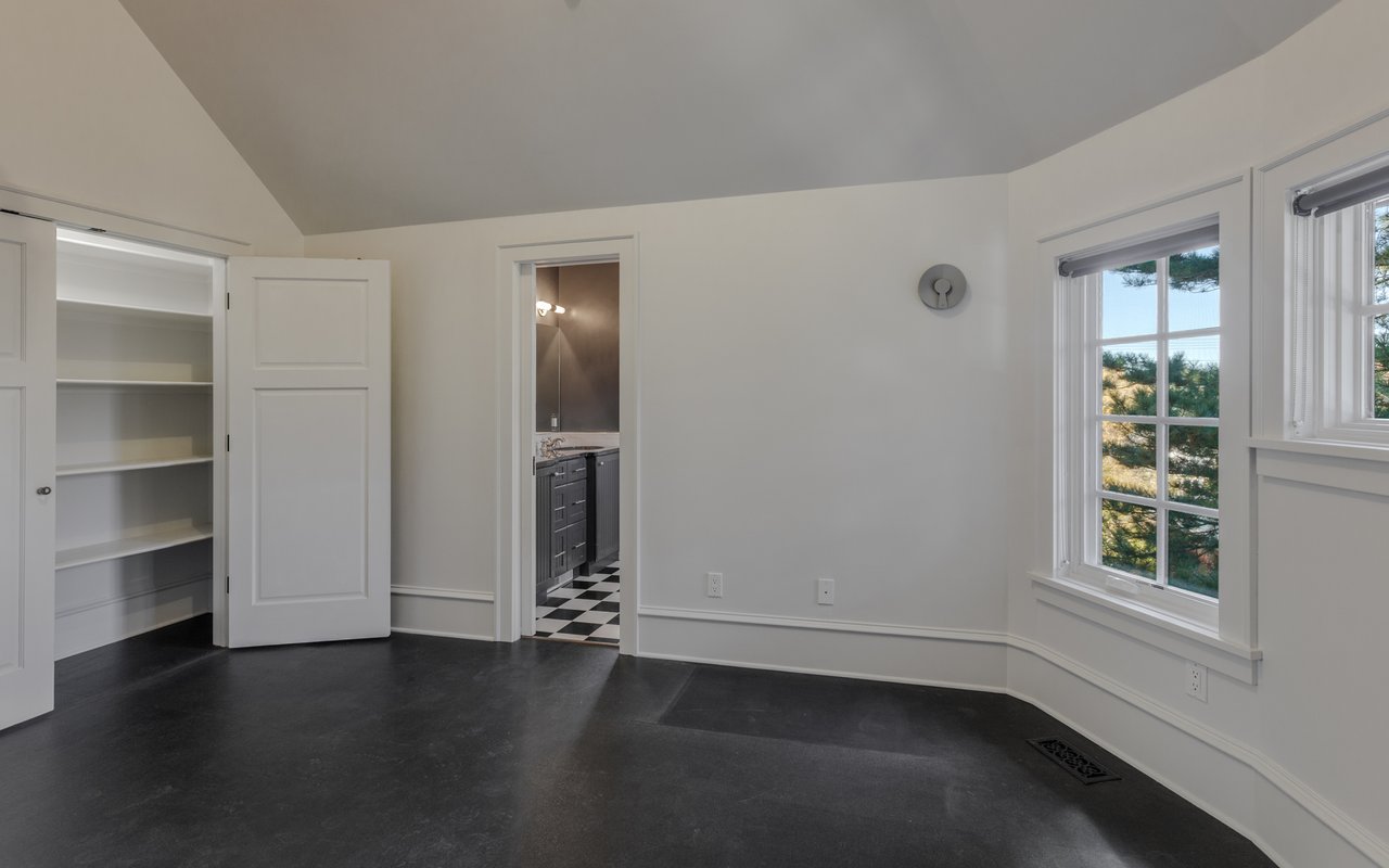 437 University Avenue