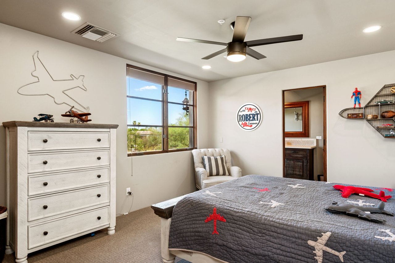 5738 N 32nd Place 85253