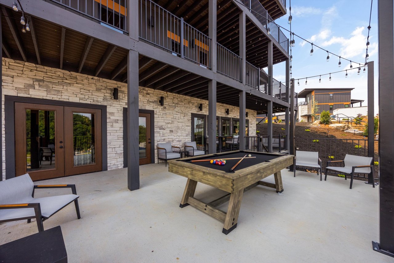 1362 Rambling Creek Way