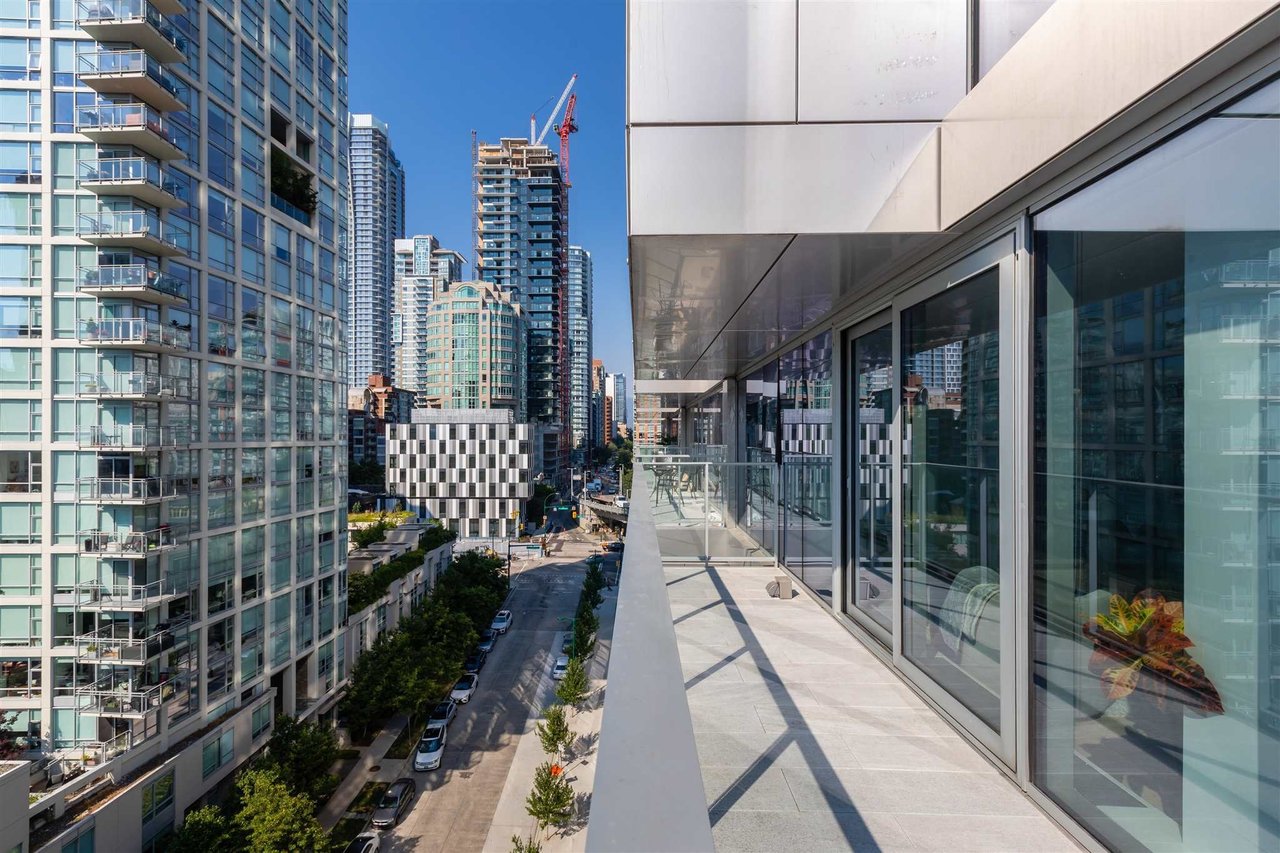 1480 Howe St, #1205