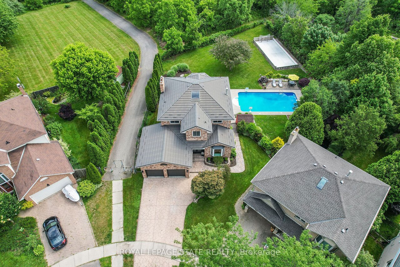 39 Sumner Cres