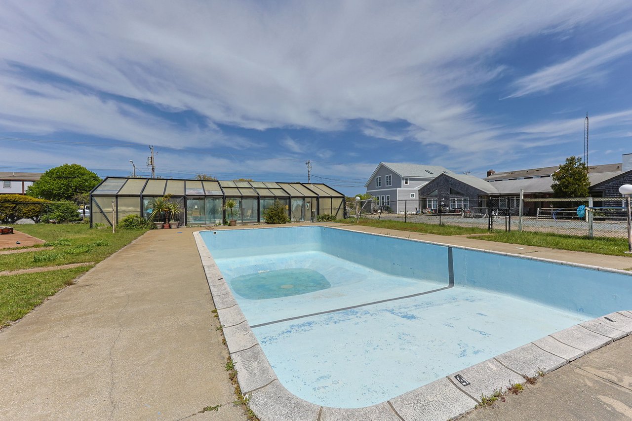 The White Sands Beach Resort