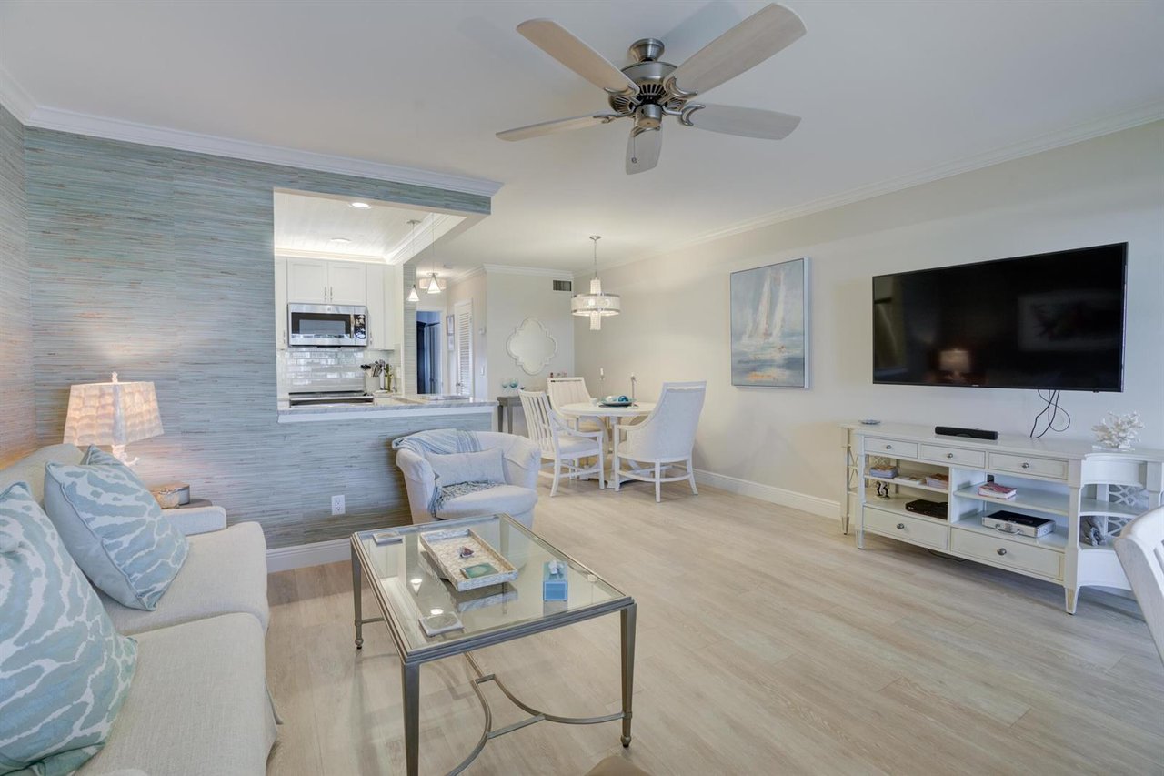 111 Shore Court Ct # 305