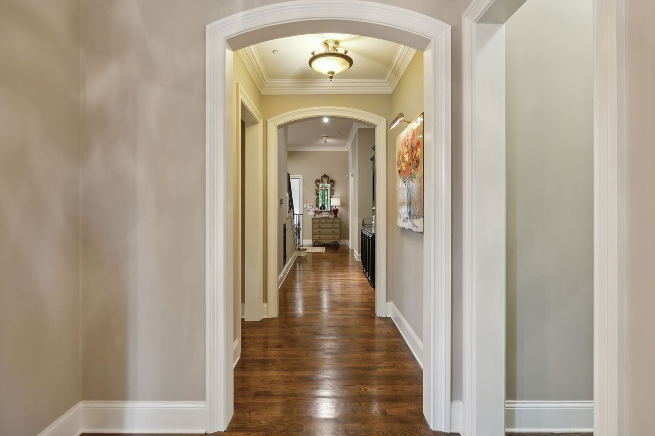 1025 Falling Leaf Cir