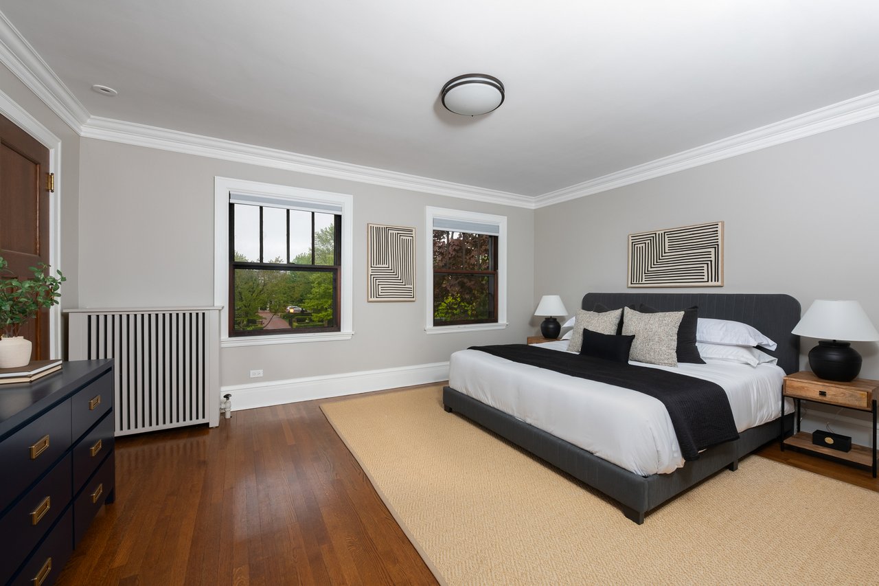 212 Sheridan Rd