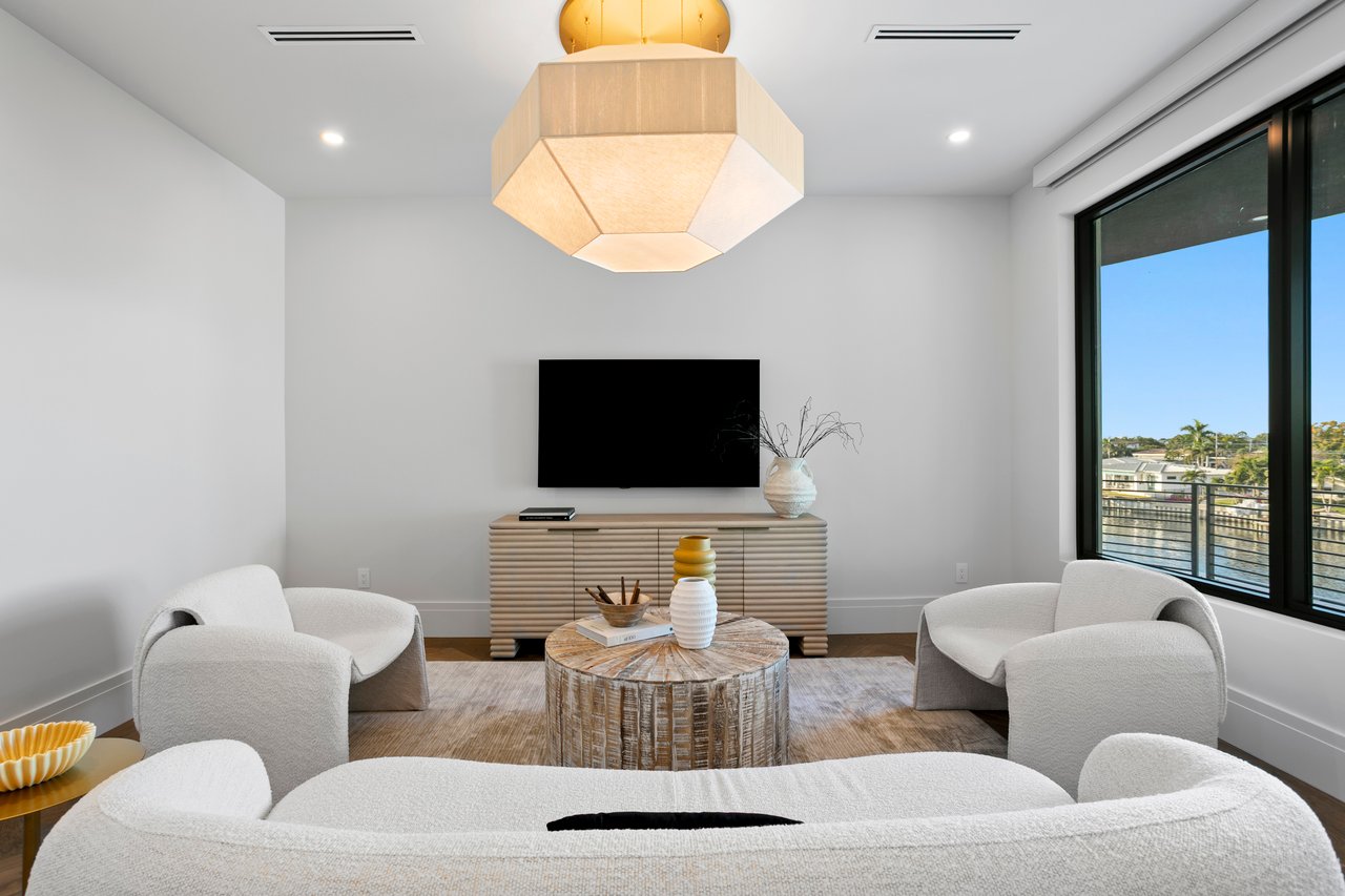 1075 31st Terrace NE