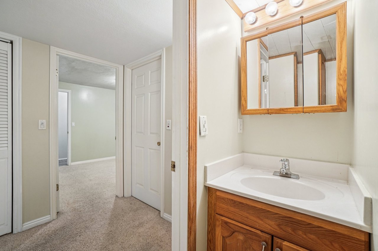 11343 S Clifford Cir