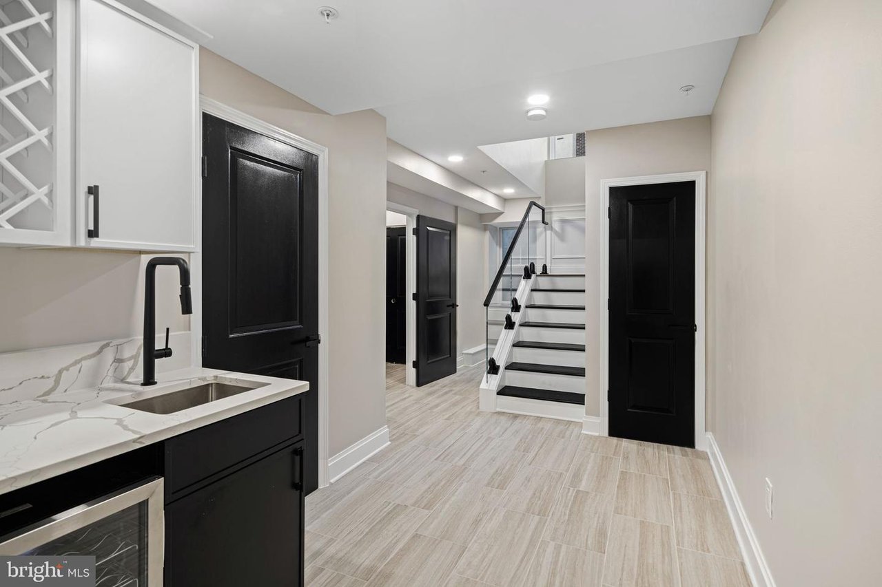 244 Montrose St, Philadelphia, PA 19147