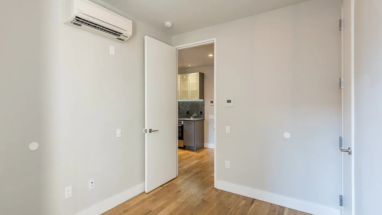 185 Leonard St 1A