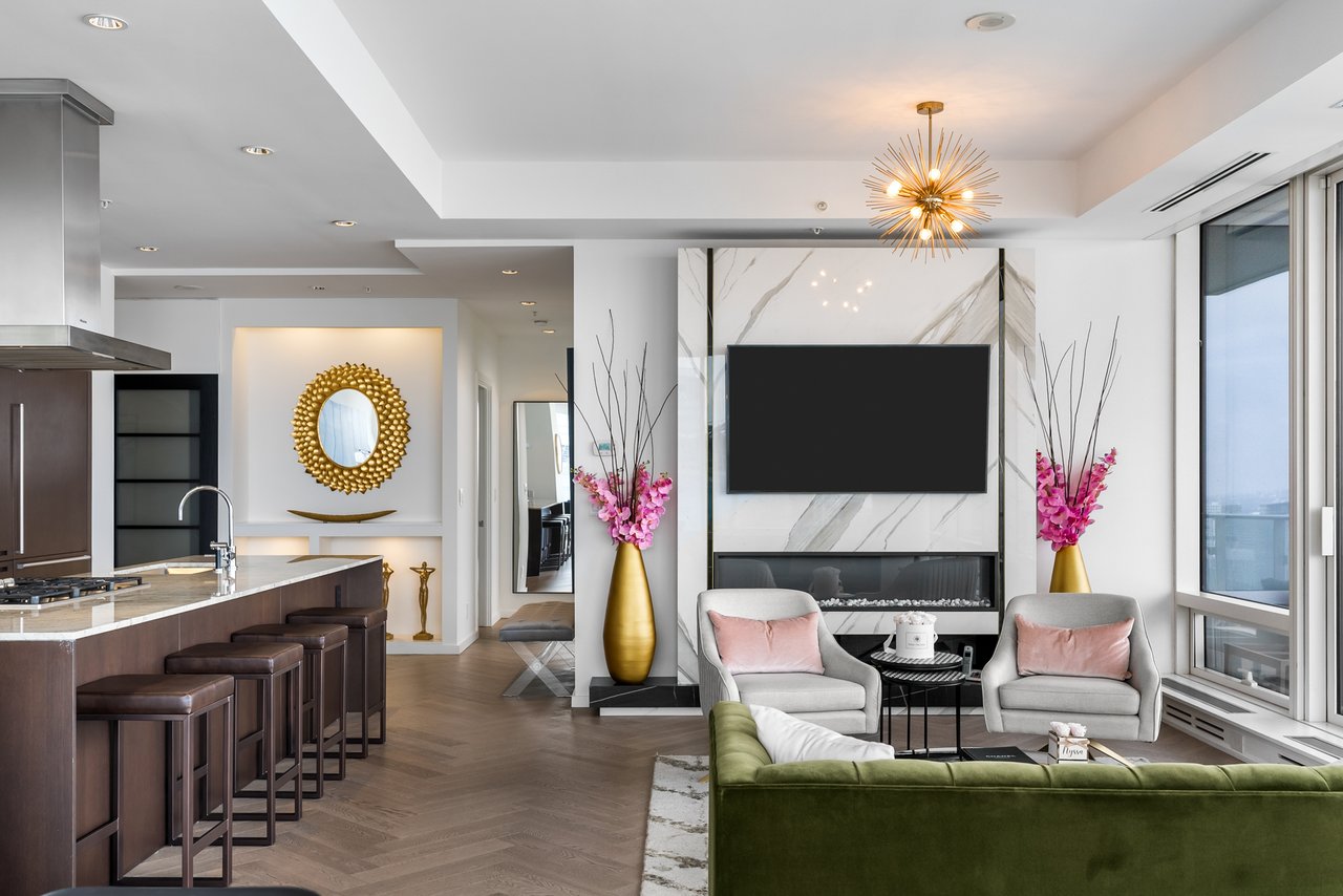 Suite 5804- 180 University Avenue