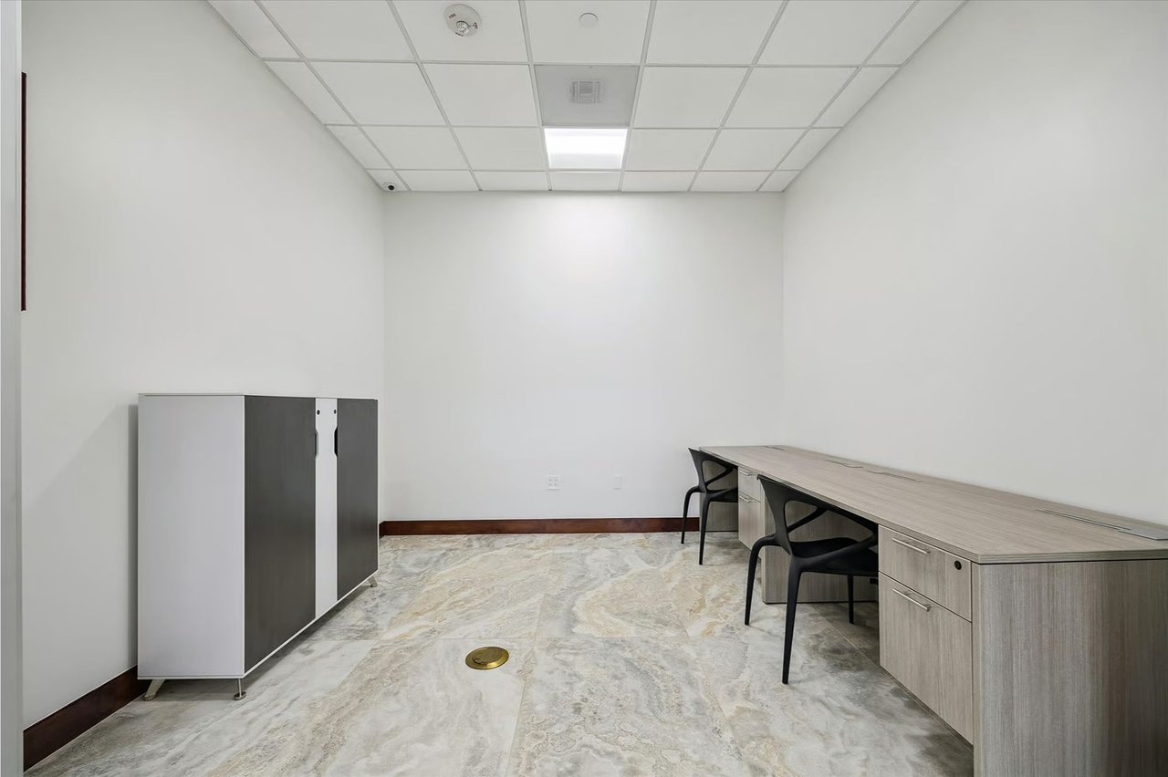 Hangar + Office - Sugar Land Regional Airport (KSGR)