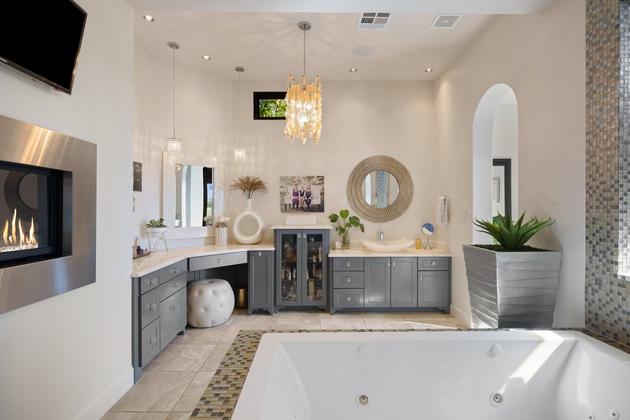 12802 Hacienda Ridge