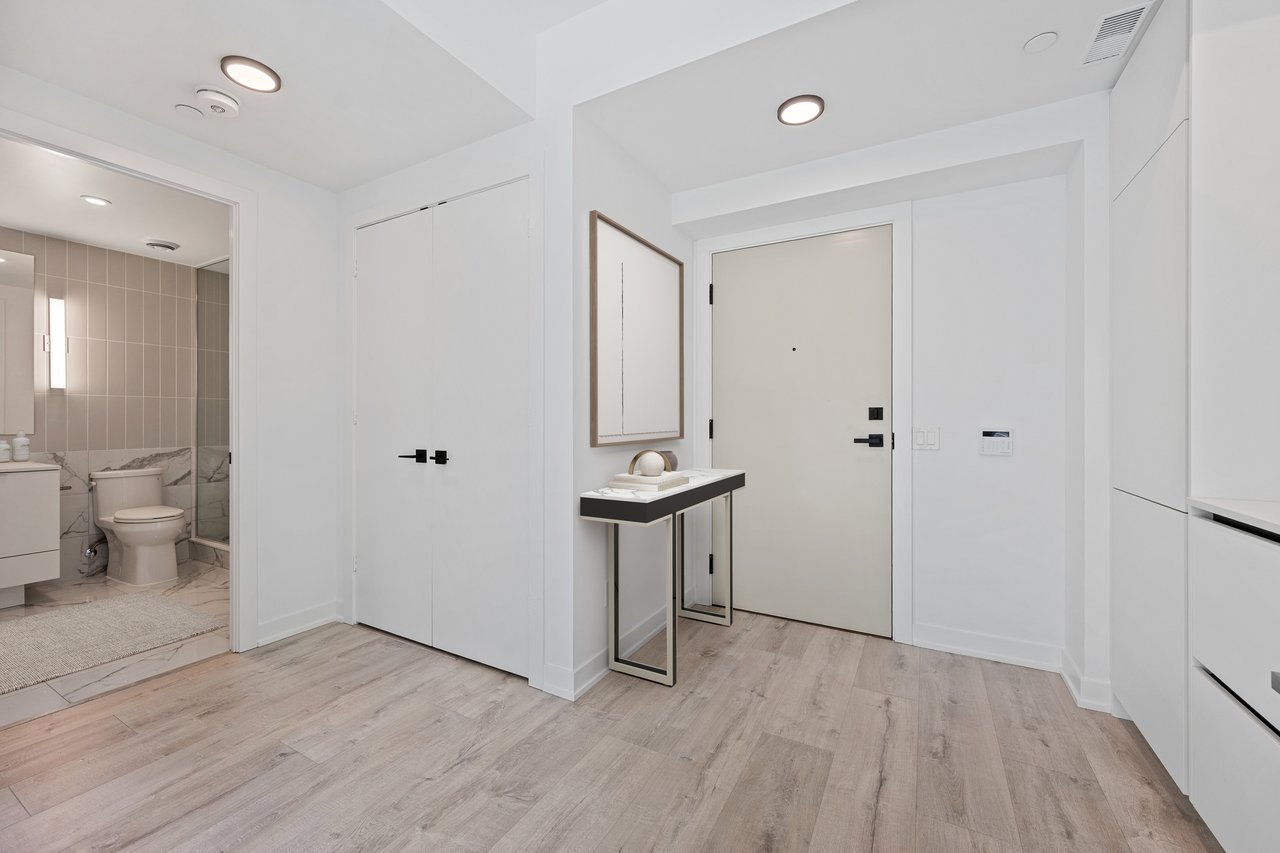 327 King Street W #1604