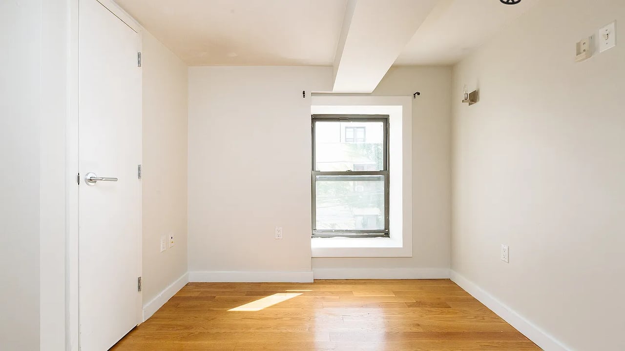 100 Dupont Street 1D