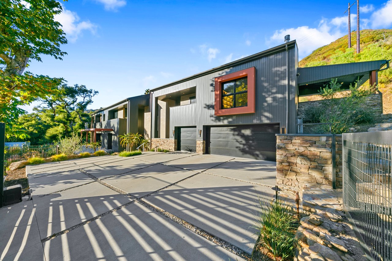 Extraordinary Modern Farmhouse 