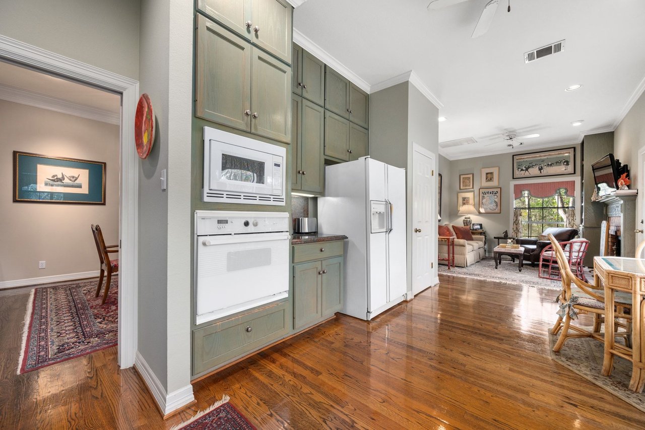 2716 Hillview Green Lane