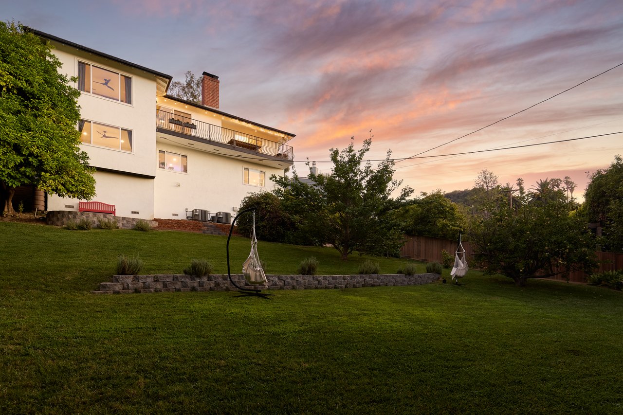 3964 Fredonia Dr, Sunset Strip