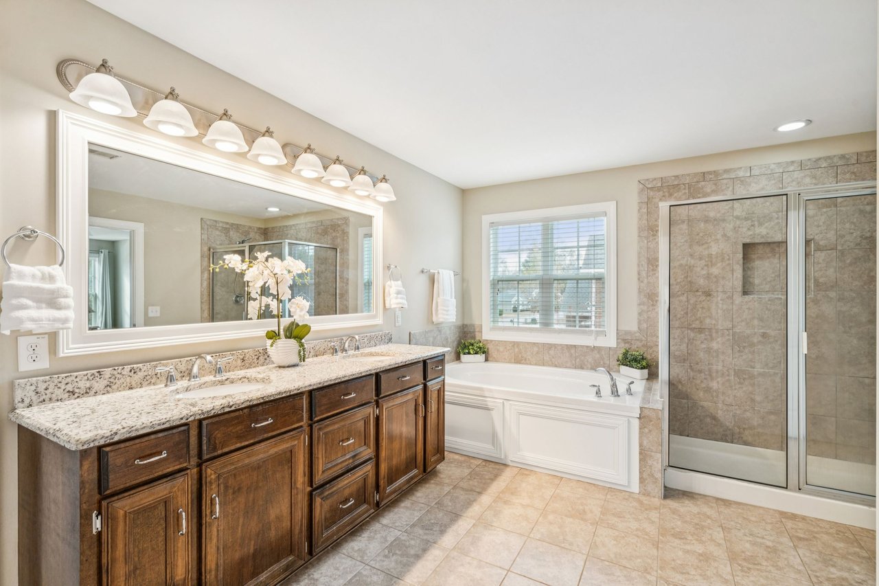 5516 Crescent View Dr