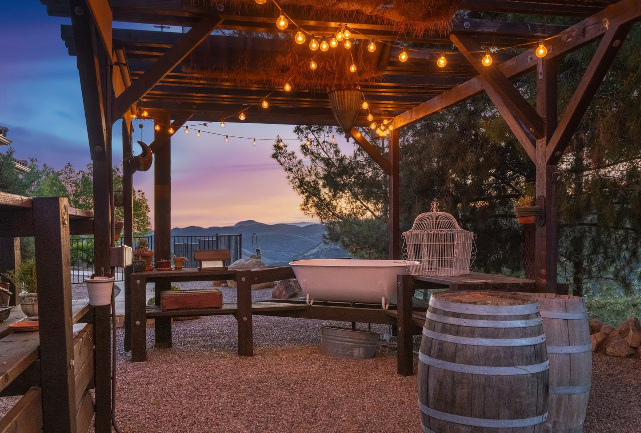 38355 Vista Del Bosque