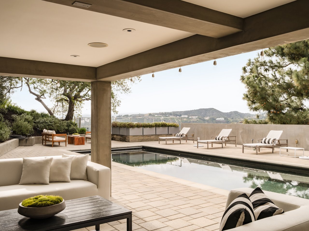 1575 Carla Rdg, Beverly Hills