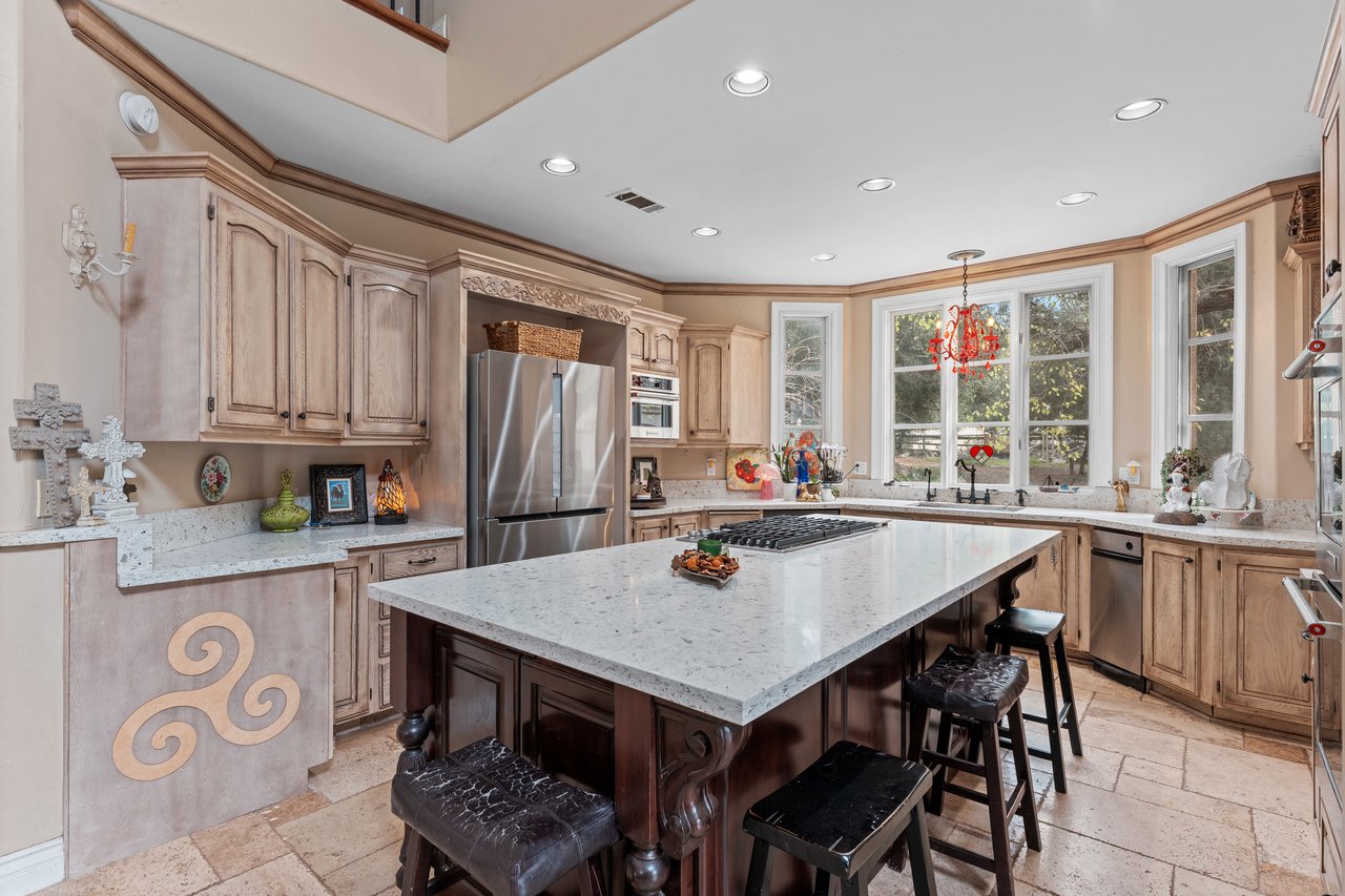 39455 Avenida La Cresta