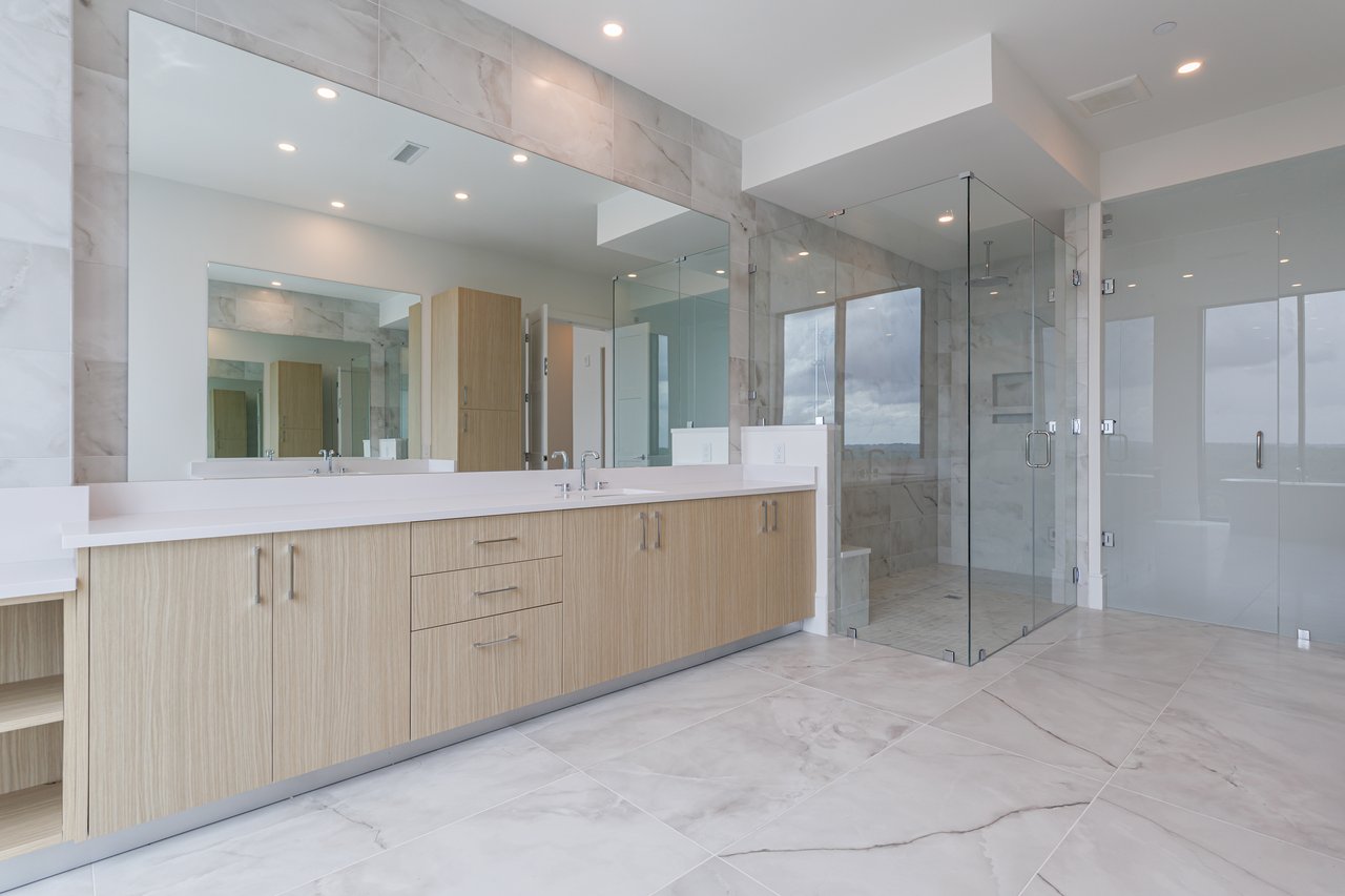 2425 Peachtree Road Unit 1806