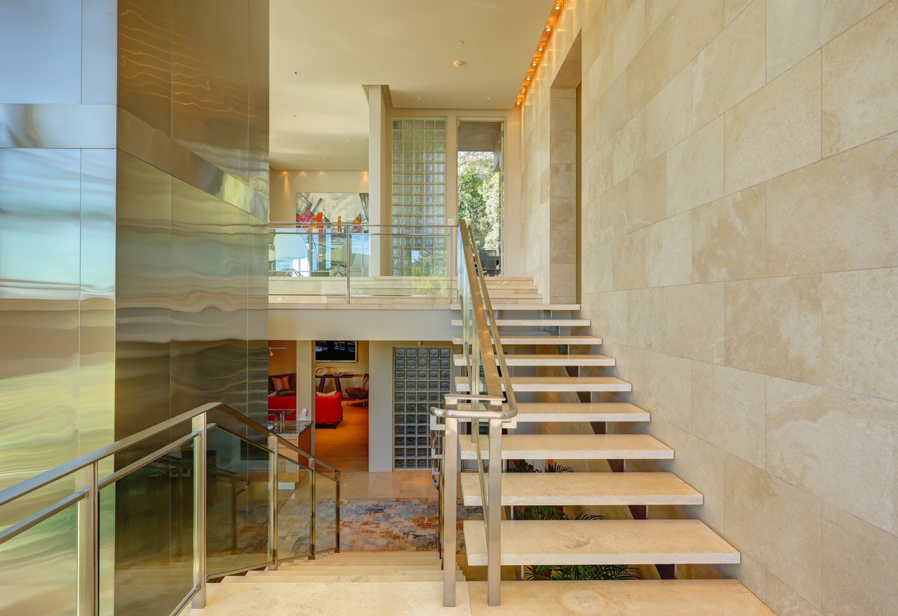 Dramatic Contemporary Architecture and Golden Gate Bridge Views