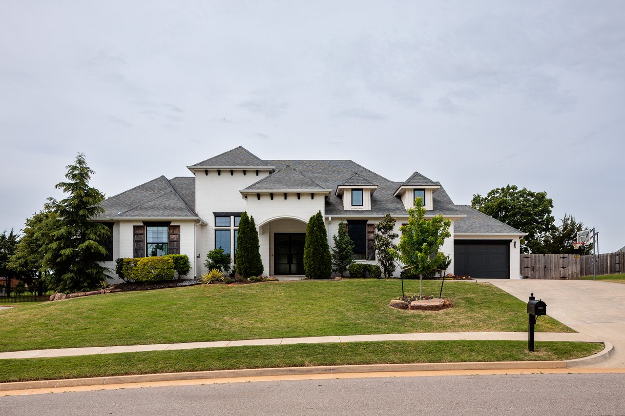 New Listing in Twin Bridges Edmond OK | 1140 Gateway Bridge Road