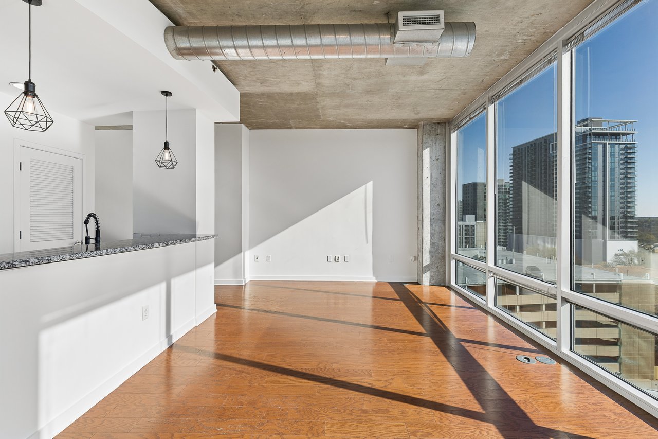 943 Peachtree Street NE Unit 913