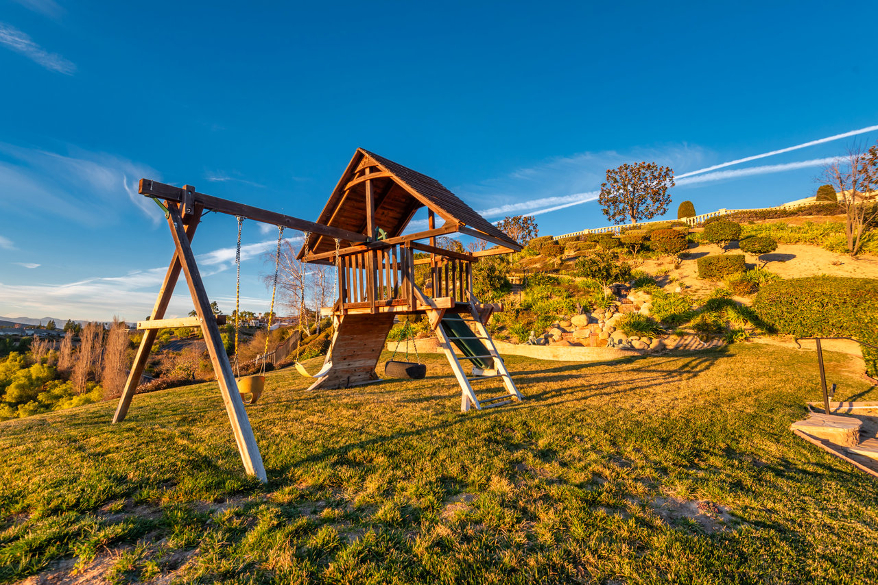 996 Vista Ridge Lane